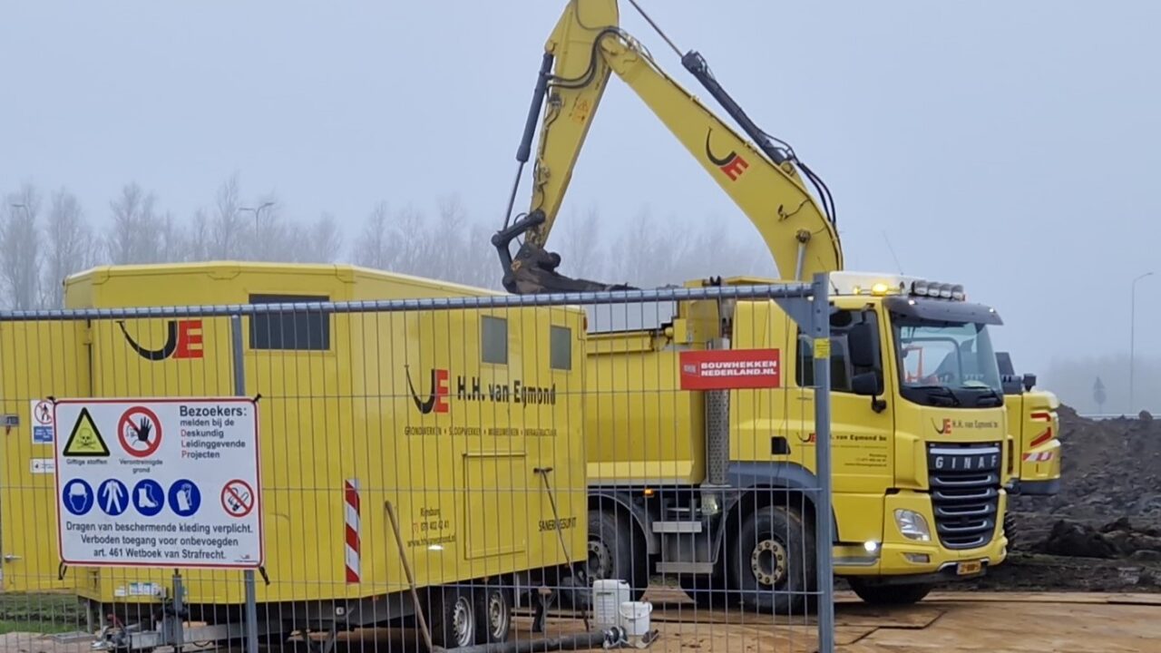 sanering truck en graafwerk